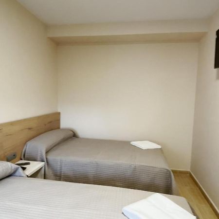 Hostal Restaurante Cuatro Caminos Cubillos del Sil 외부 사진