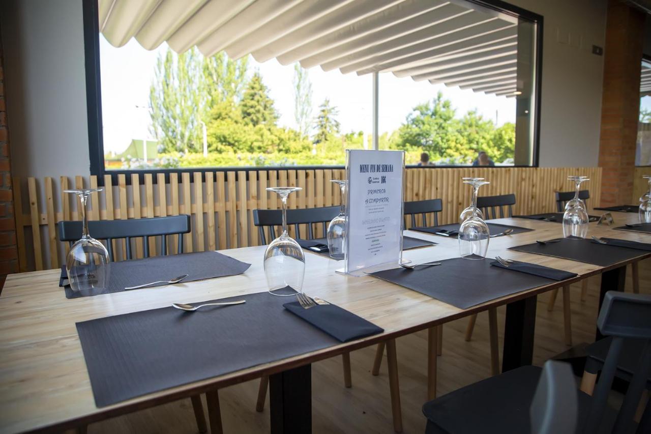Hostal Restaurante Cuatro Caminos Cubillos del Sil 외부 사진