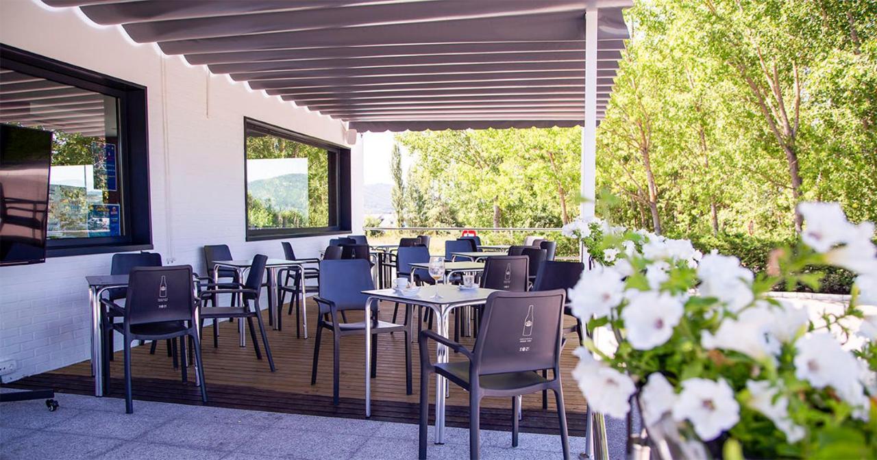 Hostal Restaurante Cuatro Caminos Cubillos del Sil 외부 사진