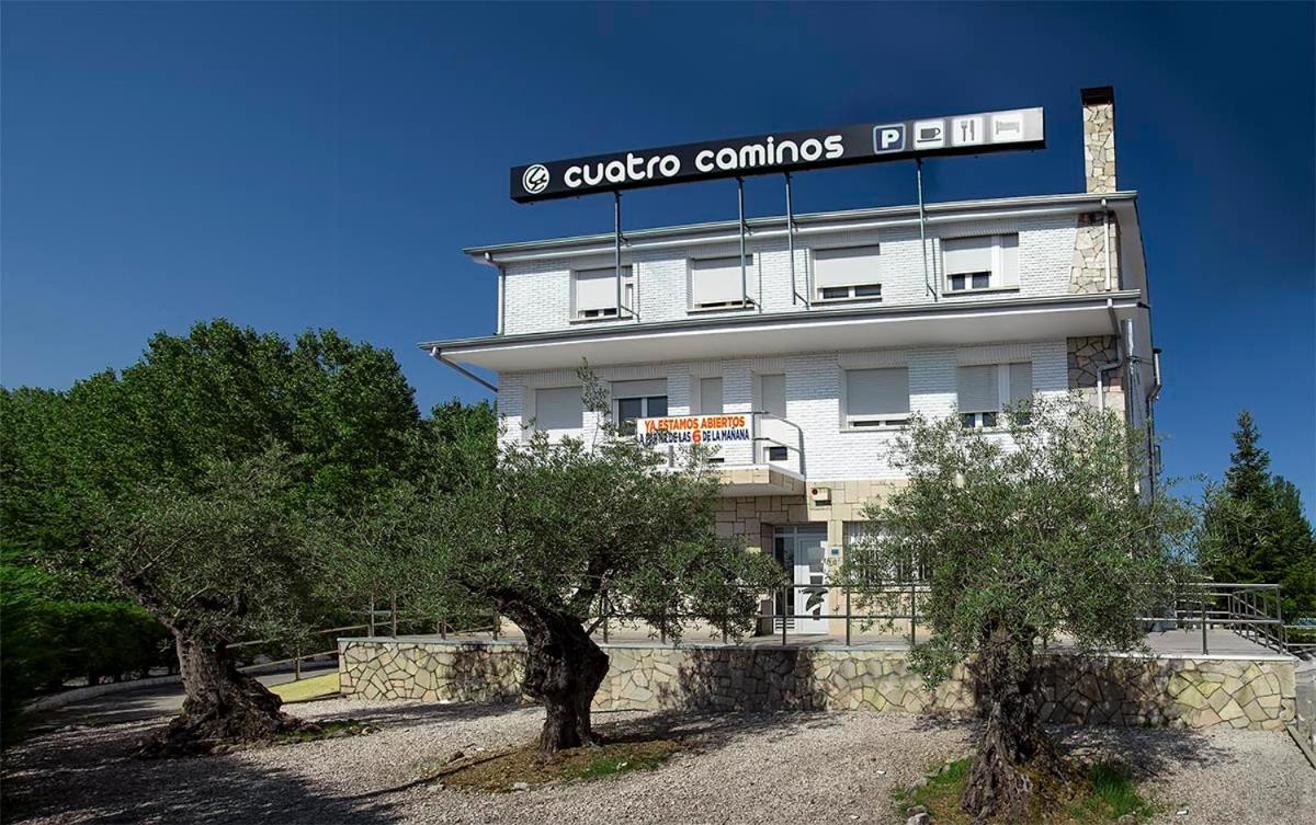 Hostal Restaurante Cuatro Caminos Cubillos del Sil 외부 사진